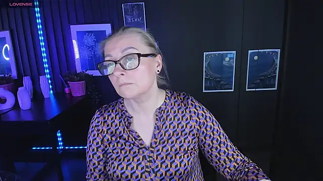 Snapshot of AlexandraKind chatting on February 22, 3:01 am AlexandraKind online show from February 22, 3:01 am