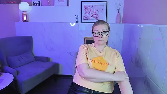 Snapshot of AlexandraKind chatting on February 23, 11:44 am AlexandraKind online show from February 23, 11:44 am