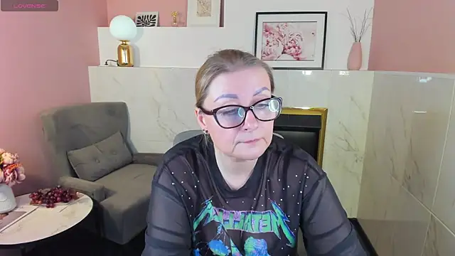 Snapshot of AlexandraKind chatting on February 27, 9:54 am AlexandraKind online show from February 27, 9:54 am