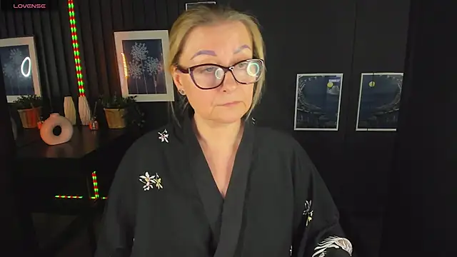 Snapshot of AlexandraKind chatting on March 4, 11:43 pm AlexandraKind online show from March 4, 11:43 pm