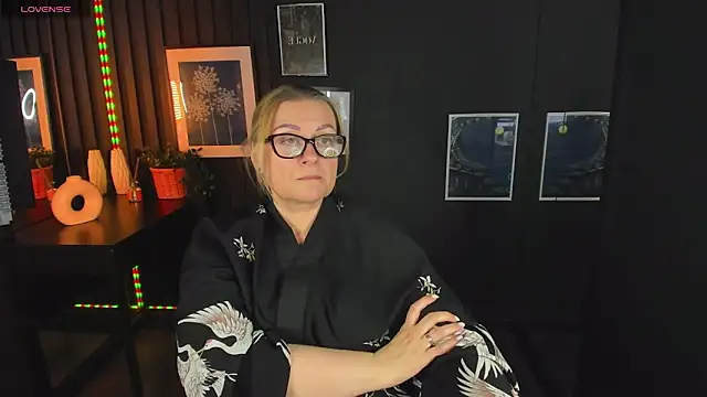 Snapshot of AlexandraKind chatting on March 5, 2:46 am AlexandraKind online show from March 5, 2:46 am