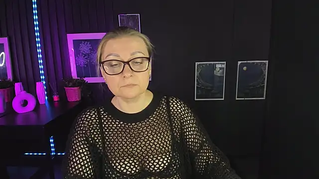 Snapshot of AlexandraKind chatting on March 10, 4:46 pm AlexandraKind online show from March 10, 4:46 pm