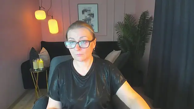 Snapshot of AlexandraKind chatting on March 18, 5:09 am AlexandraKind online show from March 18, 5:09 am