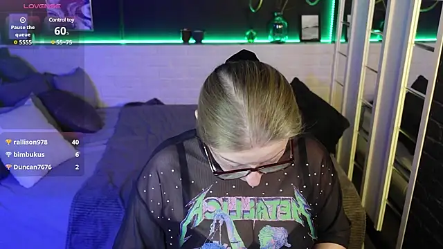 Snapshot of AlexandraKind chatting on March 23, 2:26 am AlexandraKind online show from March 23, 2:26 am