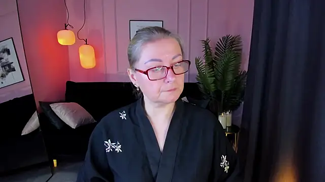 Snapshot of AlexandraKind chatting on September 21, 1:35 pm AlexandraKind online show from September 21, 1:35 pm