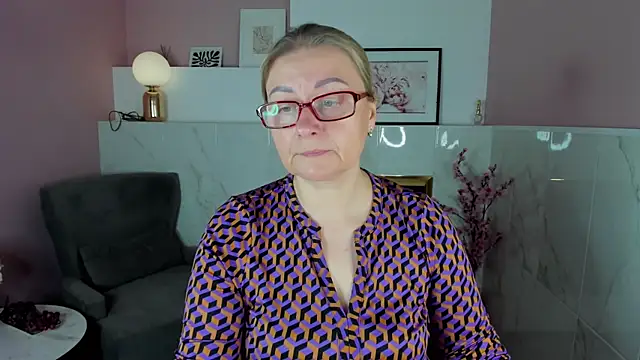 Snapshot of AlexandraKind chatting on October 11, 1:42 pm AlexandraKind online show from October 11, 1:42 pm