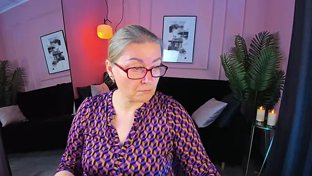 Snapshot of AlexandraKind chatting on October 24, 1:40 pm AlexandraKind online show from October 24, 1:40 pm