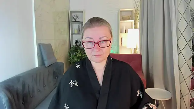 Snapshot of AlexandraKind chatting on November 9, 1:42 pm AlexandraKind online show from November 9, 1:42 pm