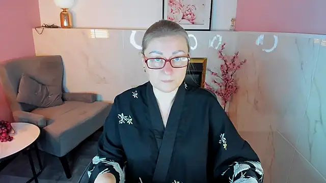 Snapshot of AlexandraKind chatting on November 16, 1:39 pm AlexandraKind online show from November 16, 1:39 pm