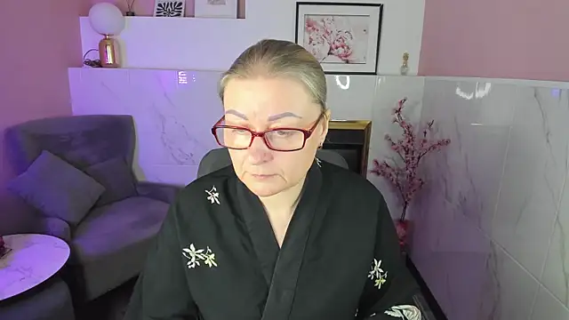 Snapshot of AlexandraKind chatting on November 24, 8:41 pm AlexandraKind online show from November 24, 8:41 pm