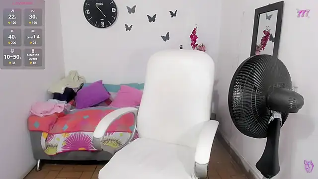 elly willis online show from April 21, 8:34 pm