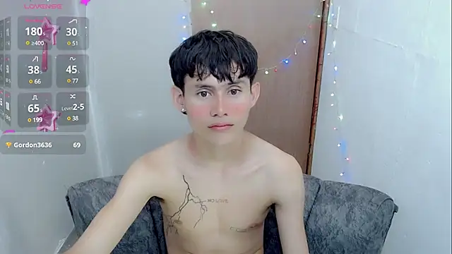 Snapshot of tanjiro_cute chatting on December 22, 9:55 am tanjiro cute online show from December 22, 9:55 am