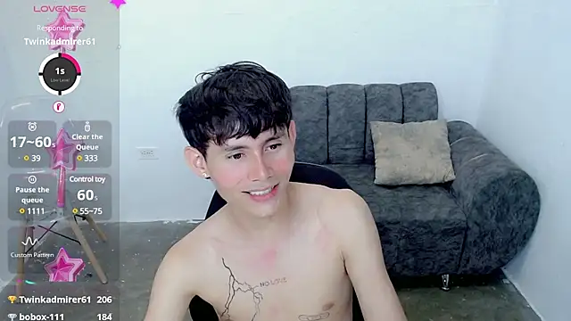 Snapshot of tanjiro_cute chatting on December 23, 6:33 am tanjiro cute online show from December 23, 6:33 am