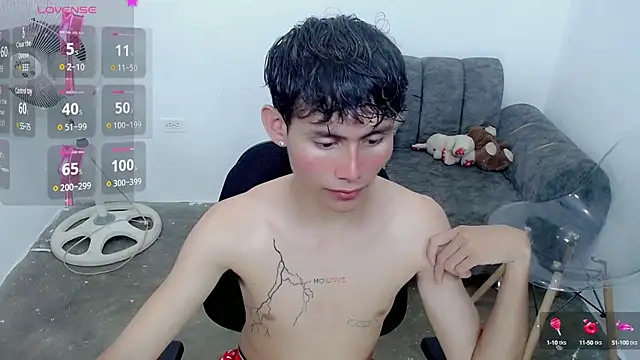 Snapshot of tanjiro_cute chatting on December 31, 3:55 am tanjiro cute online show from December 31, 3:55 am