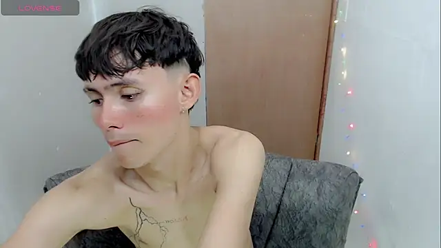 Snapshot of tanjiro_cute chatting on January 1, 7:30 am tanjiro cute online show from January 1, 7:30 am