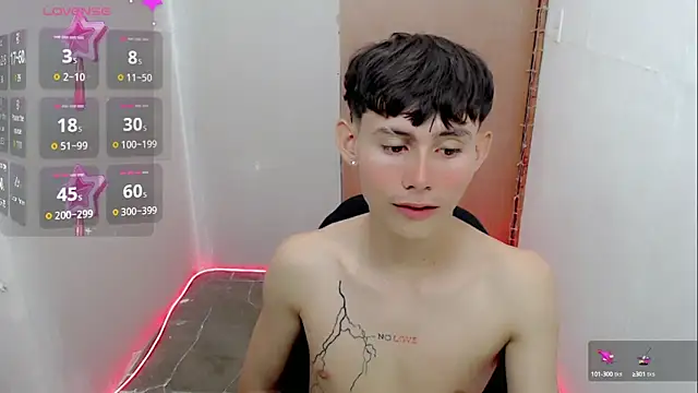 Snapshot of tanjiro_cute chatting on January 7, 3:35 am tanjiro cute online show from January 7, 3:35 am