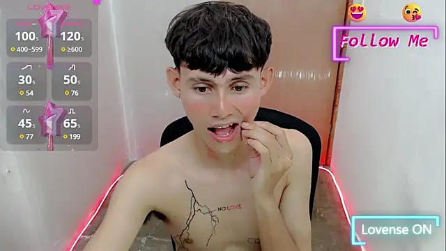 Snapshot of tanjiro_cute chatting on January 10, 6:31 am tanjiro cute online show from January 10, 6:31 am