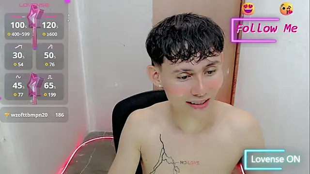 Snapshot of tanjiro_cute chatting on January 11, 6:35 am tanjiro cute online show from January 11, 6:35 am