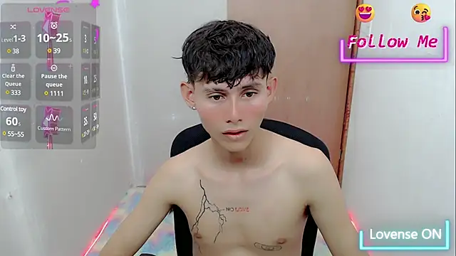 Snapshot of tanjiro_cute chatting on January 14, 10:27 am tanjiro cute online show from January 14, 10:27 am