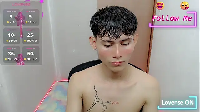 Snapshot of tanjiro_cute chatting on January 15, 2:27 am tanjiro cute online show from January 15, 2:27 am