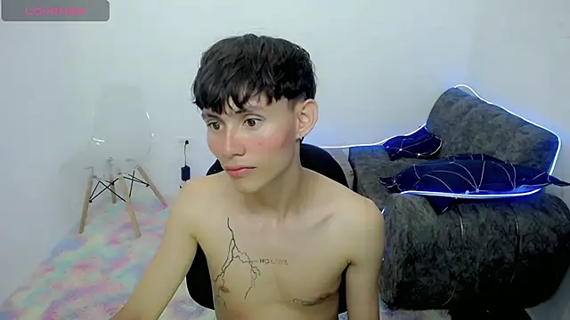 Snapshot of tanjiro_cute chatting on January 17, 3:45 am tanjiro cute online show from January 17, 3:45 am