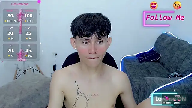 Snapshot of tanjiro_cute chatting on January 17, 9:49 am tanjiro cute online show from January 17, 9:49 am