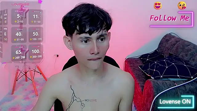 Snapshot of tanjiro_cute chatting on January 18, 4:26 am tanjiro cute online show from January 18, 4:26 am