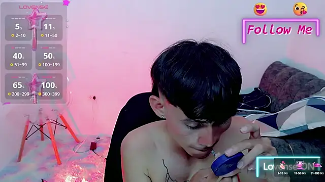 Snapshot of tanjiro_cute chatting on January 21, 9:57 am tanjiro cute online show from January 21, 9:57 am