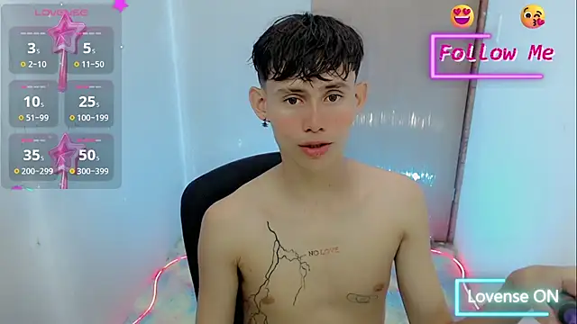 Snapshot of tanjiro_cute chatting on January 26, 11:50 pm tanjiro cute online show from January 26, 11:50 pm