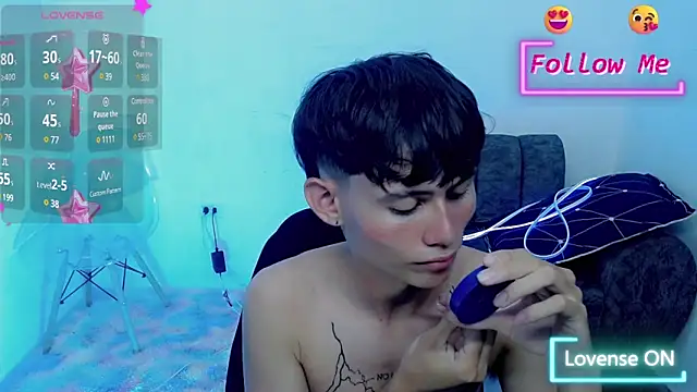 Snapshot of tanjiro_cute chatting on January 28, 4:08 am tanjiro cute online show from January 28, 4:08 am