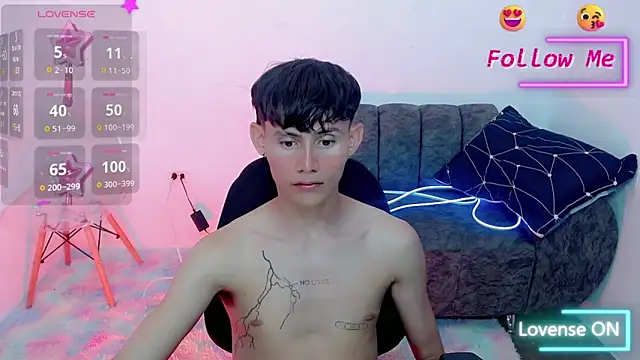 Snapshot of tanjiro_cute chatting on January 30, 9:36 am tanjiro cute online show from January 30, 9:36 am