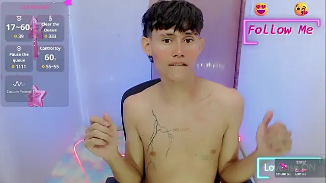 Snapshot of tanjiro_cute chatting on February 1, 3:52 am tanjiro cute online show from February 1, 3:52 am