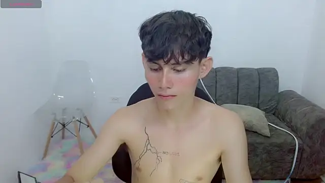 Snapshot of tanjiro_cute chatting on February 27, 3:14 am tanjiro cute online show from February 27, 3:14 am