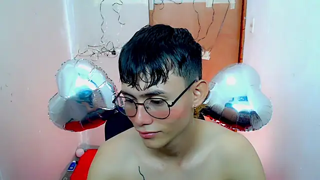 Snapshot of tanjiro_cute chatting on October 5, 10:46 am tanjiro cute online show from October 5, 10:46 am