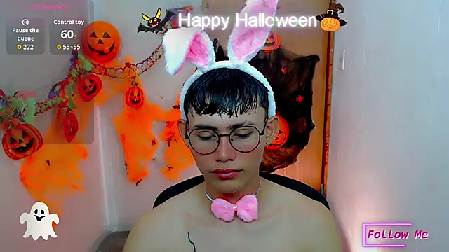 Snapshot of tanjiro_cute chatting on October 31, 9:43 am tanjiro cute online show from October 31, 9:43 am