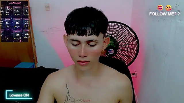 Snapshot of tanjiro_cute chatting on November 4, 11:04 pm tanjiro cute online show from November 4, 11:04 pm