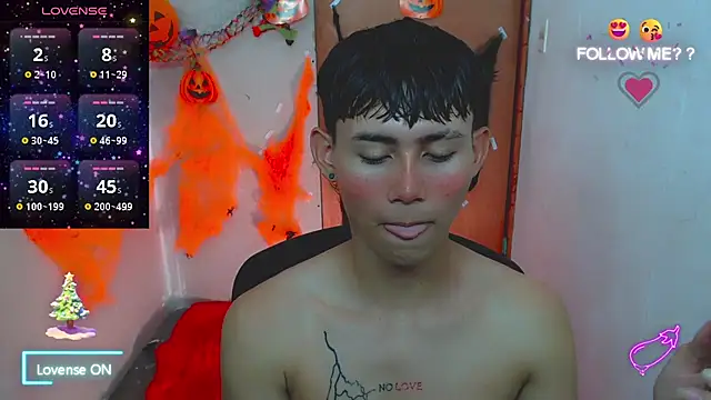 Snapshot of tanjiro_cute chatting on November 12, 7:20 am tanjiro cute online show from November 12, 7:20 am