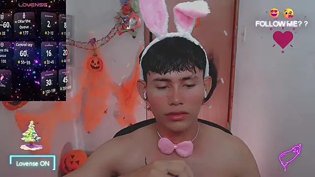 Snapshot of tanjiro_cute chatting on November 18, 5:56 am tanjiro cute online show from November 18, 5:56 am