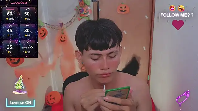 Snapshot of tanjiro_cute chatting on November 23, 5:29 am tanjiro cute online show from November 23, 5:29 am