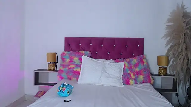 alinakiss online show from March 9, 12:00 am