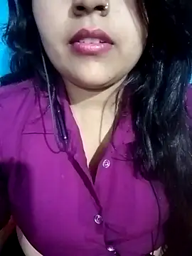 Snapshot of Love-Veronica chatting on May 6, 12:10 pm Love-Veronica online show from May 6, 12:10 pm