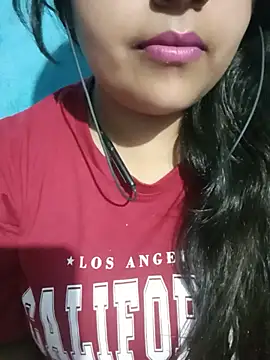 Snapshot of Love-Veronica chatting on May 15, 6:59 pm Love-Veronica online show from May 15, 6:59 pm