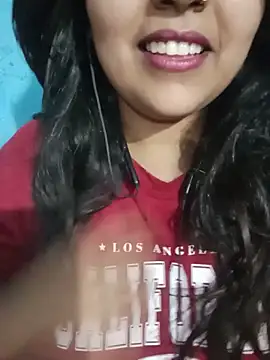 Snapshot of Love-Veronica chatting on May 17, 6:04 pm Love-Veronica online show from May 17, 6:04 pm
