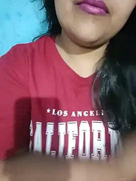 Snapshot of Love-Veronica chatting on May 21, 6:04 pm Love-Veronica online show from May 21, 6:04 pm