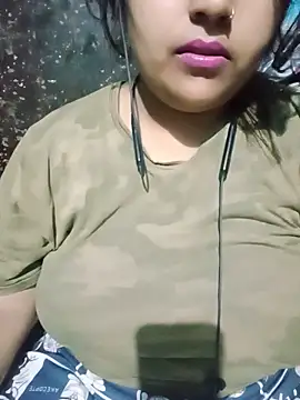 Snapshot of Love-Veronica chatting on June 6, 6:34 pm Love-Veronica online show from June 6, 6:34 pm