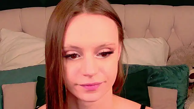 Snapshot of RebeccaMartons chatting on February 3, 12:15 am RebeccaMartons online show from February 3, 12:15 am