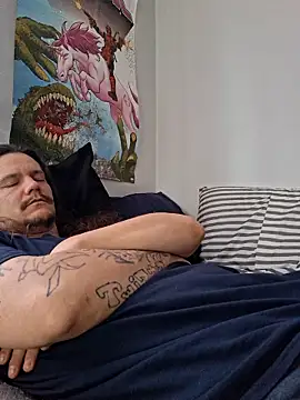 ChuckyyDee online show from April 19, 7:05 pm