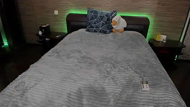 Lust One  online show from December 13, 7:43 pm