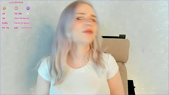 Snapshot of LynetBarritt chatting on January 24, 5:53 am LynetBarritt online show from January 24, 5:53 am