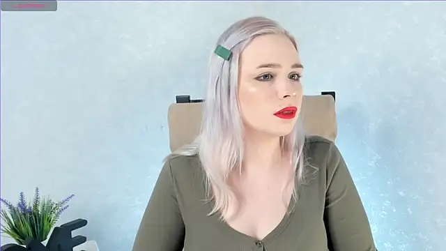 Snapshot of LynetBarritt chatting on January 25, 5:07 am LynetBarritt online show from January 25, 5:07 am